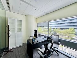 Gateway East (D7), Office #517426511